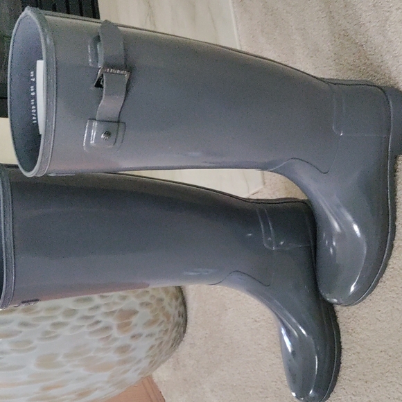 Hunter  gloss rain boots beautiful condition ! - Picture 7 of 9